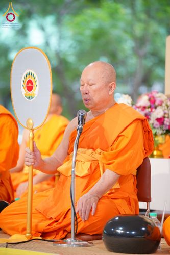 ภาพ No.144247:พิธีตักบาตรพระใหม่  โครงการบรรพชาอุปสมบทหมู่ ธรรมทายาทนานาชาติ (ภาษาจีน) ณ อาคารโถงช้าง วัดพระธรรมกาย วันอาทิตย์ที่ 14 กรกฎาคม พ.ศ. 2567