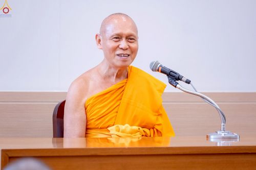 ภาพ No.246333:วันที่ 8 กันยายน พ.ศ. 2568 พระครูปลัดรัตนวีรวัฒน์ (รังสฤษดิ์ อิทฺธิจินฺตโก) เจ้าอาวาสวัดพระธรรมกาย เป็นประธานมอบพระบรมสารีริกธาตุ แก่ศูนย์ส่งเสริมศีลธรรมภายในประเทศ และวัดสาขาต่างประเทศ จำนวน 8 แห่ง