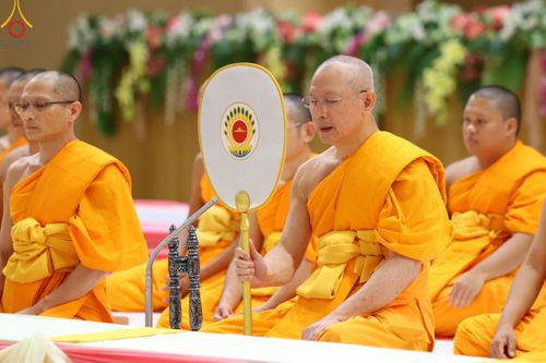 ภาพ No.180779:พิธีถวายภัตตาหารเมนูสวรรค์ และพิธีถวายอุปกรณ์กันหนาว แด่คณะพระภิกษุสามเณรวัดพระธรรมกาย วันอาทิตย์ที่ 8 ธันวาคม พ.ศ.2567 ณ สภาธรรมกายสากล วัดพระธรรมกาย