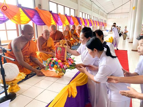 ภาพ No.167983:พิธีทอดกฐิน ณ วัดจันทร์ลาดสุขสุวรรณ อำเภอท่ามะกา จังหวัดกาญจนบุรี ในโครงการกฐินสามัคคีทั่วไทย 30,000 วัด บูชาธรรม 80 ปี หลวงพ่อธัมมชโย โดยคณะศิษยานุศิษย์วัดพระธรรมกาย วันที่ 20 ตุลาคม พ.ศ. 2567