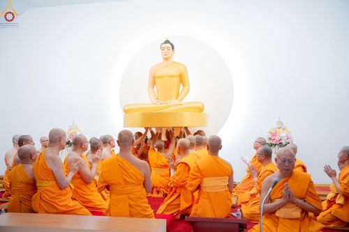 ภาพ No.91216:พิธีสมโภชพระประธาน "พระธรรมกาย" , พิธีเปิดไฟมงคลและเปิดไฟส่องสว่างรัศมีดวงธรรมพระประธาน "พระธรรมกาย" , พิธีทอดผ้าป่าภาคพื้น 19 วัดศูนย์สาขาภาคพื้นอเมริกา  และพิธีมุทิตาสักการะพระมหาเถระ พระเถระ ประจำปี 2566 วันอาทิตย์ที่ 15 ตุลาคม พ.ศ. 2566