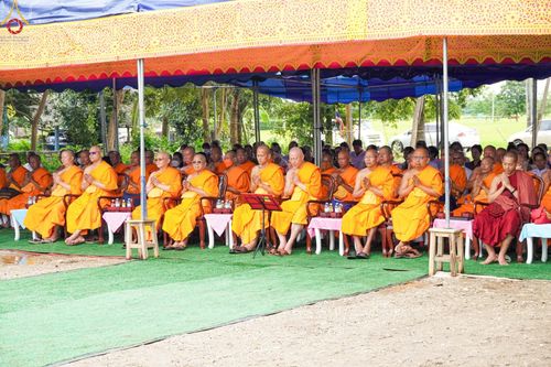 ภาพ No.88499:พิธีถวายพระบรมสารีริกธาตุ องค์พระธรรมกาย ดวงแก้วและรัตนชาติ เพื่อประดิษฐานในพระเจดีย์องค์บริวารของพระธาตุหลวงเงินยวง ณ อำเภอแม่จัน จังหวัดเชียงราย ในวันที่ 17 กันยายน พ.ศ. 2566