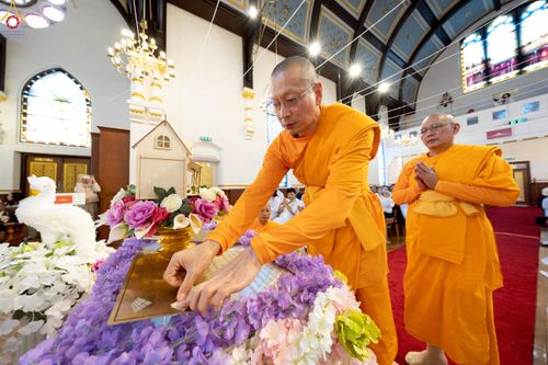 ภาพ No.270830:วันอาทิตย์ที่ 19 ตุลาคม พ.ศ. 2568 พิธีทอดกฐิน “หนึ่งไม่มีสอง” วัดพระธรรมกายนิวคาสเซิล เมืองนิวคาสเซิล ประเทศอังกฤษ 
