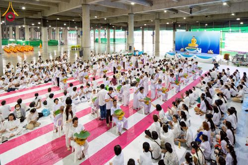 ภาพ No.230684:วันที่ 29 มิถุนายน พ.ศ.2568 พิธีตัดปอยผมและปลงผมนาคธรรมทายาท โครงการบรรพชาอุปสมบทหมู่ รุ่นเข้าพรรษา ณ วิหารคด วัดพระธรรมกาย