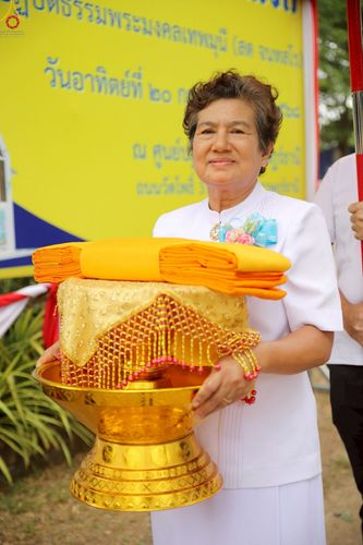 ภาพ No.234040:วันอาทิตย์ที่ 20 กรกฎาคม พ.ศ.2568 พิธีทอดผ้าป่า และพิธีตอกเสาเข็มต้นแรก สร้างอาคารปฏิบัติธรรมพระมงคลเทพมุนี ณ ศูนย์ปฏิบัติธรรมสุราษฏร์ธานี