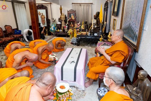 ภาพ No.84936:พิธีทำสามีจิกรรมและรับฟังโอวาท จากพระผู้ใหญ่ พระมหาเถระ พระสังฆาธิการ เนื่องในเทศกาลเข้าพรรษา ของคณะสงฆ์วัดพระธรรมกาย นำโดยหลวงพ่อทัตตชีโว วันที่ 3 สิงหาคม พ.ศ. 2566