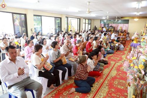 ภาพ No.259193:วันที่ 19 ตุลาคม พ.ศ. 2568 พิธีทอดกฐินสามัคคีทั่วไทย 30,000 วัด โดยคณะศิษยานุศิษย์ บูชาธรรม 81 ปี หลวงพ่อธัมมชโย ณ วัดตะเข้ (โคกพระเถร) แขวงบางระมาด  เขตตลิ่งชัน กรุงเทพมหานคร