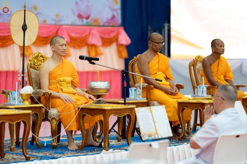 ภาพ No.233492:วันจันทร์ที่ 7 กรกฎาคม พ.ศ. 2568 จังหวัดบุรีรัมย์รวมใจ สัมมนาคณะสงฆ์ เพื่อฟื้นฟูพระพุทธศาสนา  โครงการทอดกฐินสามัคคีทั่วไทย 30,000 วัด ประจำปีพุทธศักราช 2568 และพิธีถวายมหาสังฆทาน 300 กว่าวัด โดยคณะศิษยานุศิษย์ บูชาธรรม 81 ปี หลวงพ่อธัมมชโย  ณ วัดกลาง พระ