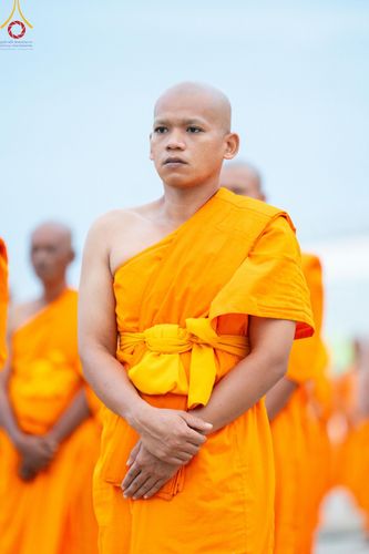 ภาพ No.182100:พระธรรมทายาทร่วมปฎิบัติธรรม รับฟังโอวาทจากหลวงพ่อทัตตชีโว และถ่ายภาพหมู่ประวัติศาสตร์ ณ ลานธรรมพระมหาธรรมกายเจดีย์  วัดพระธรรมกาย ในโครงการอุปสมบท บูชาธรรมมหาปูชนียาจารย์ วันที่ 13 ธันวาคม พ.ศ. 2567