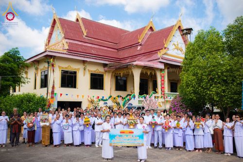 ภาพ No.177264:พิธีทอดกฐิน ณ วัดท่าลี่ ต.เมืองพลับพลา อ.ห้วยแถลง จ.นครราชสีมา ในโครงการทอดกฐินสามัคคีทั่วไทย 30,000 วัด บูชาธรรม 80 ปี หลวงพ่อธัมมชโย โดยคณะศิษยานุศิษย์วัดพระธรรมกาย วันที่ 31 ตุลาคม พ.ศ. 2567