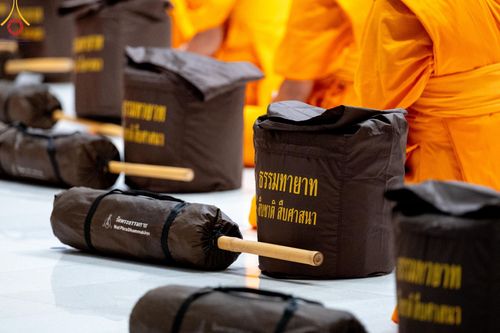 ภาพ No.189164:พระธรรมยาตราปฏิบัติธรรม และถ่ายภาพหมู่ประวัติศาสตร์ ในโครงการธรรมยาตรา กตัญญูบูชา มหาปูชนียาจารย์ พระมงคลเทพมุนี(สด จนฺทสโร) พระผู้ปราบมาร อนุสรณ์สถาน 7 แห่ง ปีที่ 13 วันที่ 4 มกราคม พ.ศ. 2568 ณ อนุสรณ์สถานมหาวิหารพระมงคลเทพมุนี (โลตัสแลนด์) อ.สองพี่น้อง