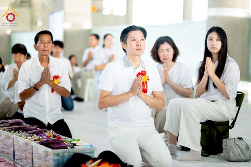 ภาพ No.229391:วันเสาร์ที่ 21 มิถุนายน พ.ศ. 2568 พิธีตักบาตรโครงการอุปสมบทหมู่ธรรมทายาท ระดับอุดมศึกษา รุ่นที่ 52 ภาคฤดูฝน ณ มหาวิหารคด คอร์ 9 วัดพระธรรมกาย