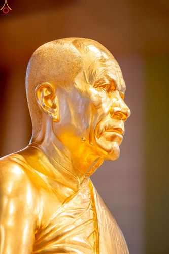 ภาพ No.251219:วันที่ 10 ตุลาคม พ.ศ. 2568 พิธีปฏิบัติธรรม ในวันคล้ายวันเกิด 141 ปี พระมงคลเทพมุนี (สด จนฺทสโร) พระผู้ปราบมาร ณ สภาธรรมกายสากล วัดพระธรรมกาย