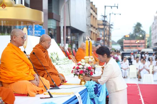 ภาพ No.236894:วันอาทิตย์ที่ 10 สิงหาคม พ.ศ. 2568 มหาสังฆทานครั้งยิ่งใหญ่ ตักบาตรพระ 10,000 รูป ถ.นิพัทธ์อุทิศ 3 ใจกลางนครหาดใหญ่ จ.สงขลา