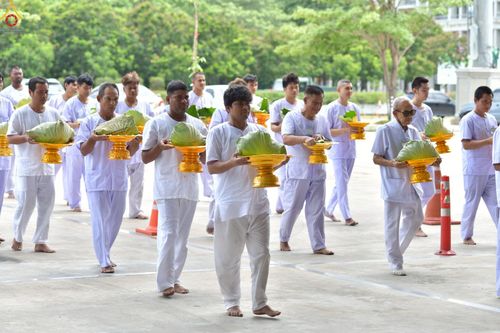 ภาพ No.230743:วันที่ 28 มิถุนายน พ.ศ. 2568 พิธีตัดปอยผมและปลงผม โครงการบวชพระนานาชาติ AEC & WAB รุ่นที่ 9 ณ วิหารคด 2 วัดพระธรรมกาย