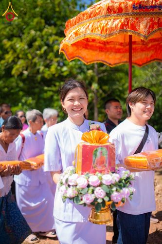 ภาพ No.178279:พิธีทอดกฐิน ณ ศูนย์ปฏิบัติธรรมเทียนถวาย ต.หนองไทร อ.ด่านขุนทด จ.นครราชสีมา ในโครงการทอดกฐินสามัคคีทั่วไทย 30,000 วัด บูชาธรรม 80 ปี หลวงพ่อธัมมชโย โดยคณะศิษยานุศิษย์วัดพระธรรมกาย วันที่ 7 พฤศจิกายน พ.ศ. 2567