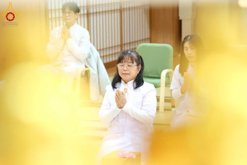 ภาพ No.213399:วันอาทิตย์ที่ 16 มีนาคม พ.ศ. 2568 พิธีบุพเปตพลี, ถวายภัตตาหาร, ปล่อยปลา วัดพระธรรมกายคานากาว่า ประเทศญี่ปุ่น