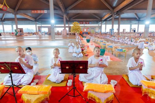 ภาพ No.214557:วันศุกร์ที่ 4 เมษายน พ.ศ.2568 นาคธรรมทายาทตักบาตรพระพี่เลี้ยง ในโครงการบรรพชาสามเณร ฟื้นฟูพระพุทธศาสนาทั่วไทย ณ วิหารคด 22 วัดพระธรรมกาย