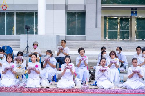 ภาพ No.120278:พิธีต้อนรับพระธรรมยาตรา ในโครงการธรรมยาตรา กตัญญูบูชา มหาปูชนียาจารย์ พระมงคลเทพมุนี(สด จนฺทสโร) พระผู้ปราบมาร อนุสรณ์สถาน 7 แห่ง ปีที่ 12 วันที่ 28 มกราคม พ.ศ. 2567 ณ วัดพระธรรมกาย จ.ปทุมธานี (ชุดที่ 2)