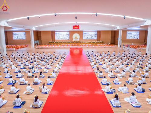 ภาพ No.149028:พิธีถวายคิลานเภสัชและอุปกรณ์ทางการแพทย์ เนื่องในวันธรรมชัย วันอาทิตย์ที่ 18 สิงหาคม พ.ศ. 2567 ณ ห้องแก้วสารพัดนึก 2 สภาธรรมกายสากล วัดพระธรรมกาย