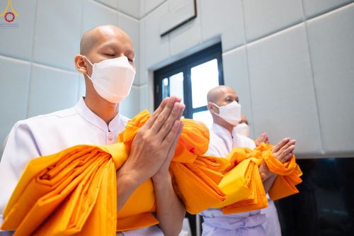 ภาพ No.84174:พิธีขอบรรพชา , พิธีขอสรณคมน์และศีล ,  พิธีรับบาตร , พิธีอุปสมบท ในโครงการบรรพชาอุปสมบทหมู่ธรรมทายาทรุ่นเข้าพรรษา และโครงการบรรพชาสามเณรโรงเรียนนานาชาติ รุ่นที่ 12 ณ โบสถ์พระไตรปิฎก วัดพระธรรมกาย วันที่ 22 กรกฎาคม พ.ศ. 2566