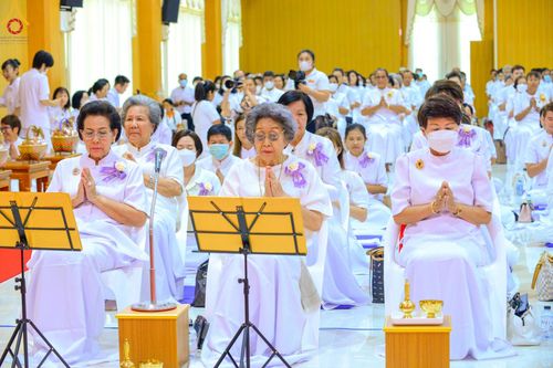 ภาพ No.89722:พิธีวางแผ่นจารึกชื่อ เพื่อนำไปประดิษฐานไว้ในฐานองค์พระประธาน เนื่องในโอกาสครบรอบ 10 ปี ศูนย์ปฏิบัติธรรมนครราชสีมา วันอาทิตย์ที่ 24 กันยายน พ.ศ. 2566