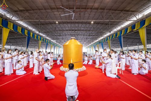 ภาพ No.89842:พิธีปฏิบัติธรรม และพิธีจุดเทียนใจ ไฟนิรันดร์ อนันตชัย วันอาทิตย์ที่ 8 ตุลาคม พ.ศ. 2566 ณ สภาธรรมกายสากล วัดพระธรรมกาย