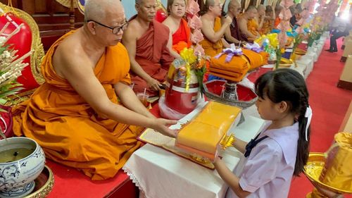 ภาพ No.182141:พิธีทอดกฐิน ณ วัดทาหนองยางไคล จ.ลำพูน ในโครงการทอดกฐินสามัคคีทั่วไทย 30,000 วัด บูชาธรรม 80 ปี หลวงพ่อธัมมชโย โดยคณะศิษยานุศิษย์วัดพระธรรมกาย วันที่ 27 ตุลาคม พ.ศ.2567