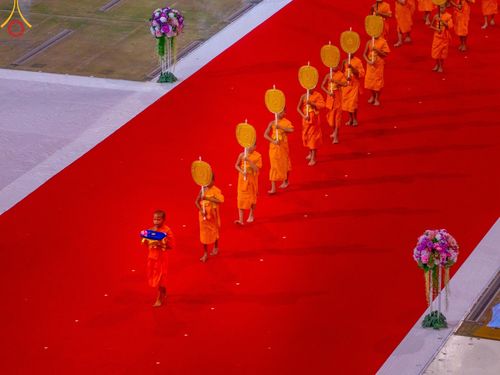 ภาพ No.153161:พิธีมุทิตาสักการะ พระภิกษุ-สามเณร ผู้สอบไล่ได้เปรียญธรรม ประโยค 1-2 ถึงประโยค ป.ธ.9 และบาลีศึกษา ประโยค1-2 ถึง บ.ศ.9 , พิธีมอบดวงแก้วสามเณรผู้ทรงบาลีไวยากรณ์ วัดพระธรรมกาย และ ศูนย์ส่งเสริมศีลธรรมในประเทศและต่างประเทศ วันอาทิตย์ที่ 8 กันยายน พ.ศ.2567