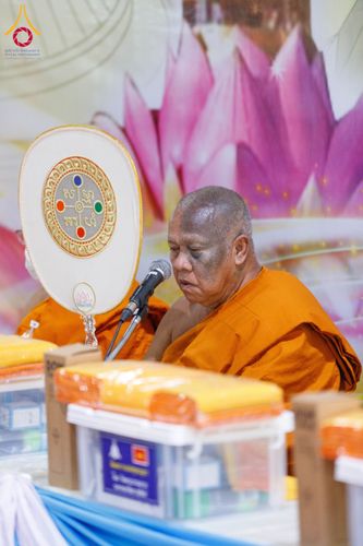 ภาพ No.202123:พิธีเจริญพระพุทธมนต์ ปฏิบัติธรรม มอบทุนการศึกษา ถวายสังฆทาน 108 วัด เพื่อถวายเป็นพุทธบูชา และขับเคลื่อนโครงการหมู่บ้านรักษาศีล 5 โดยคณะสงฆ์จังหวัดนครปฐม คณะศิษยานุศิษย์วัดพระธรรมกาย โครงการธรรมยาตรา ปีที่ 13 ณ วัดบางปลา อำเภอบางเลน จังหวัดนครปฐม