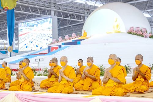 ภาพ No.80486:พิธีถวายทุนสนับสนุนการสร้าง พระไตรปิฎกฉบับธรรมชัย วันเสาร์ที่ 29 เมษายน พ.ศ. 2566 ณ สภาธรรมกายสากล วัดพระธรรมกาย