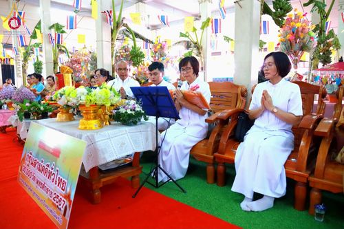 ภาพ No.182576:พิธีทอดกฐิน ณ วัดบ่อน้ำจืด อ.กำแพงแสน จ.นครปฐม ในโครงการทอดกฐินสามัคคีทั่วไทย 30,000 วัด บูชาธรรม 80 ปี หลวงพ่อธัมมชโย โดยคณะศิษยานุศิษย์วัดพระธรรมกาย วันที่ 10 พฤศจิกายน พ.ศ. 2567