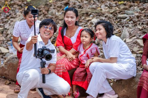 ภาพ No.173930:พิธีทอดกฐิน วัดหนองเสือ จ.ฉะเชิงเทรา ในโครงการกฐินสามัคคีทั่วไทย 30,000 วัด บูชาธรรม 80 ปี หลวงพ่อธัมมชโย โดยคณะศิษยานุศิษย์วัดพระธรรมกาย วันที่ 6 พฤศจิกายน พ.ศ. 2567