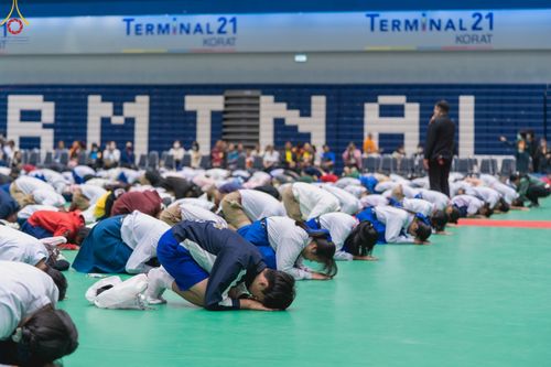 ภาพ No.103344:วันรวมพลังเด็กดี V-Star ผู้นำฟื้นฟูศีลธรรมโลก จังหวัดนครราชสีมา ณ เทอร์มินอล 21 โคราช ถ.มิตรภาพ ต.ในเมือง อ.เมืองนครราชสีมา จ.นครราชสีมา วันอังคารที่ 19 ธันวาคม พ.ศ. 2566