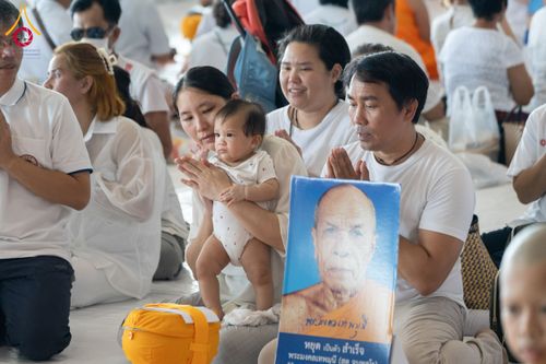 ภาพ No.134943:พิธีถวายบาตรแด่นาคธรรมทายาท ในโครงการบรรพชาสามเณรฟื้นฟูพระพุทธศาสนาทั่วไทย ณ สภาธรรมกายสากล วัดพระธรรมกาย จ.ปทุมธานี วันเสาร์ที่ 6 เมษายน พ.ศ. 2567