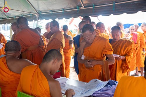 ภาพ No.143976:พิธีถวายสังฆทานแด่คณะสงฆ์ 323 วัด  ปีที่ 20 ครั้งที่  171 พิธีมอบกองทุนหนุนแรงใจช่วยครูใต้  ปีที่ 17 ครั้งที่ 136  และพิธีทำบุญอุทิศส่วนกุศลให้ผู้วายชนม์ในเหตุการณ์ไม่สงบ 4 จังหวัดชายแดนภาคใต้(ปัตตานี ยะลา นราธิวาส สงขลา) วันเสาร์ที่ 13 กรกฎาคม พ.ศ. 2567