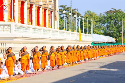 ภาพ No.107826:พิธีต้อนรับพระธรรมยาตรา ในโครงการธรรมยาตรากตัญญูบูชา มหาปูชนียาจารย์ พระมงคลเทพมุนี(สด จนฺทสโร) พระผู้ปราบมาร อนุสรณ์สถาน 7 แห่ง ปีที่ 12 วันที่ 7 มกราคม พ.ศ. 2567 ณ อนุสรณ์สถานคลองบางนางแท่น  อ.สามพราน จ.นครปฐม