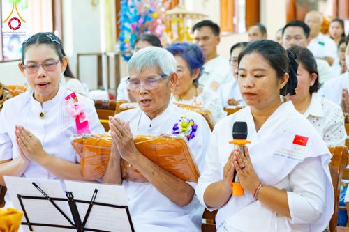 ภาพ No.170963:พิธีทอดกฐิน ณ วัดป่าลาน จ.ลำพูน ในโครงการกฐินสามัคคีทั่วไทย 30,000 วัด บูชาธรรม 80 ปี หลวงพ่อธัมมชโย โดยคณะศิษยานุศิษย์วัดพระธรรมกาย วันที่ 20 ตุลาคม พ.ศ. 2567
