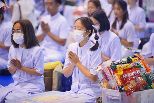 ภาพ No.122984:พิธีตักบาตร และพิธีบูชาข้าวพระ ในวันอาทิตย์ต้นเดือนที่ 4 กุมภาพันธ์ พ.ศ. 2567 ณ วัดพระธรรมกาย จ.ปทุมธานี