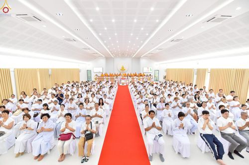 ภาพ No.230041:วันพฤหัสบดีที่ 26 มิถุนายน พ.ศ. 2568 พิธีทอดผ้าป่าฉลองอาคารชุดศูนย์ปฏิบัติธรรมน้ำใสใจสว่าง น้อมบูชาธรรมอายุวัฒนะมงคล 81 ปี หลวงพ่อธัมมชโย ณ ศูนย์ปฏิบัติธรรมน้ำใสใจสว่าง เขตบางกอกน้อย กรุงเทพมหานคร