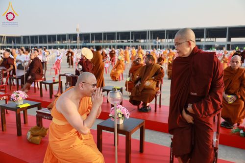 ภาพ No.207681:พิธีเวียนประทักษิณและจุดมาฆประทีป ในวันมาฆบูชา วันพุธที่ 12 กุมภาพันธ์ พ.ศ. 2568 ณ พระมหาธรรมกายเจดีย์ วัดพระธรรมกาย