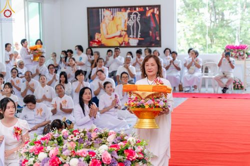 ภาพ No.169602:พิธีทอดกฐินเพื่อสร้าง หอฉันคุณยายอาจารย์ มหารัตนอุบาสิกาจันทร์ ขนนกยูง  ณ ศูนย์ปฏิบัติธรรมชลบุรี วันที่ 25 ตุลาคม พ.ศ. 2567