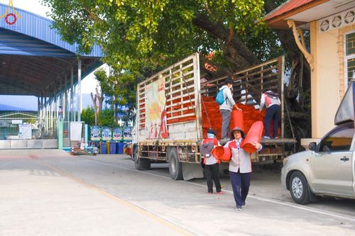 ภาพ No.205418:V.53 สารพัดV สารพัดดี ที่วัดโบสถ์บน ในโครงการธรรมยาตรา กตัญญูบูชา มหาปูชนียาจารย์ พระมงคลเทพมุนี(สด จนฺทสโร) พระผู้ปราบมาร อนุสรณ์สถาน 7 แห่ง ปีที่ 13 ระหว่างวันที่ 2-31 มกราคม พ.ศ. 2568