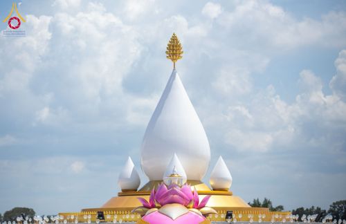 ภาพ No.211488:วันอาทิตย์ที่ 16 มีนาคม พ.ศ. 2568 พิธีทอดผ้าป่าฉลองปทุมเจดีย์ ณ ศูนย์อบรมเยาวชนปัตตานี