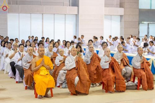 ภาพ No.187981:พิธีบูชาข้าวพระ วันขึ้นปีใหม่ 2568 ณ วัดพระธรรมกาย จ.ปทุมธานี วันที่ 1 มกราคม พ.ศ. 2568
