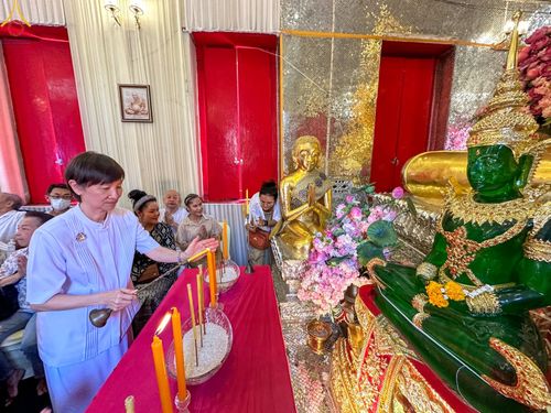 ภาพ No.94498:พิธีทอดกฐินสามัคคีทั่วไทย 5,000 วัด ณ วัดโบสถ์อินทรสารเพชร แขวงคูหาสวรรค์ เขตภาษีเจริญ กรุงเทพมหานคร วันที่ 12 พฤศจิกายน พ.ศ. 2566