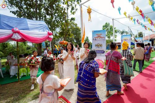 ภาพ No.258269:วันที่ 13 ตุลาคม พ.ศ. 2568 พิธีทอดกฐินสามัคคีทั่วไทย 30,000 วัด โดยคณะศิษยานุศิษย์ บูชาธรรม 81 ปี หลวงพ่อธัมมชโย ณ วัดทุ่งเจริญธรรม อ.อมก๋อย จ.เชียงใหม่