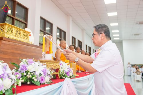 ภาพ No.315481:วันพุธที่ 25 มีนาคม พ.ศ. 2569 พิธีบำเพ็ญกุศล คุณพ่อณรงค์ จินตมากุล  สิริอายุ 99 ปี 11 เดือน โยมบิดา พระครูปลัดรัตนวีรวัฒน์ (รังสฤษดิ์ อิทฺธิจินตโก) ที่ปรึกษาเจ้าคณะจังหวัดปทุมธานี เจ้าอาวาสวัดพระธรรมกาย  ณ ห้องปลูกศรัทธา 2 วัดพระธรรมกาย ปทุมธานี