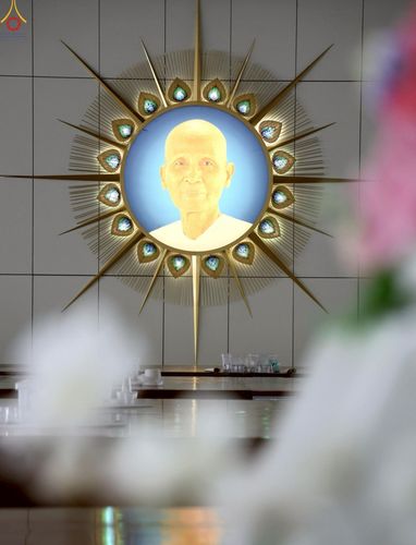 ภาพ No.230386:วันที่ 28 มิถุนายน พ.ศ. 2568 พิธีถวายภัตตาหารเมนูสวรรค์ เพื่อการบรรลุธรรม ณ หอฉันคุณยายอาจารย์ฯ วัดพระธรรมกาย