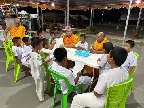 ภาพ No.133220:กิจวัตรกิจกรรมการฝึกตัวก่อนบวช และพิธีตัดปอยผมธรรมทายาท ณ ศูนย์ปฏิบัติธรรมและอบรมเยาวชนเมืองยะลา วันที่ 1-2 เมษายน พ.ศ. 2567